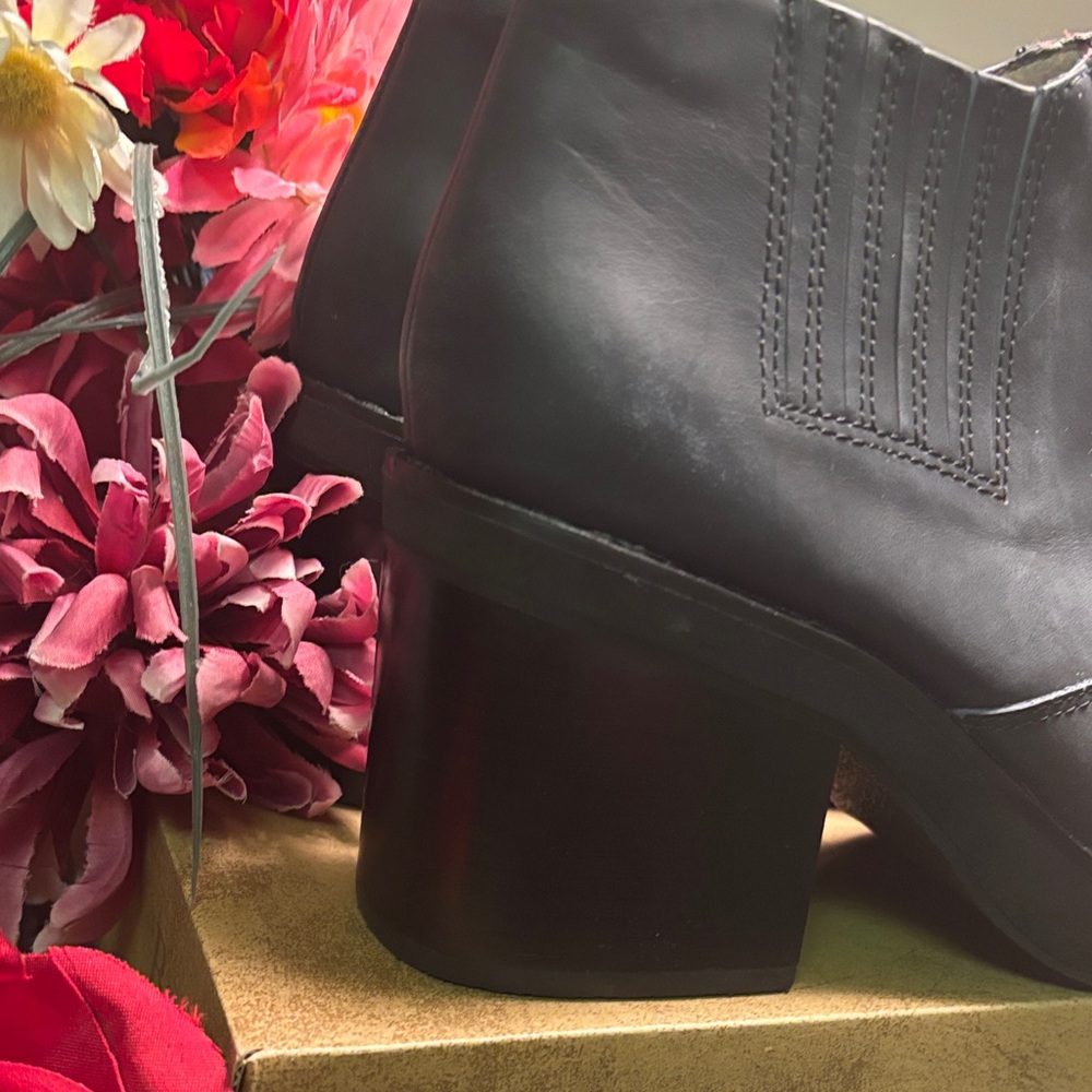 Jeffrey Campbell Black Ankle Boots - Picture 3 of 4